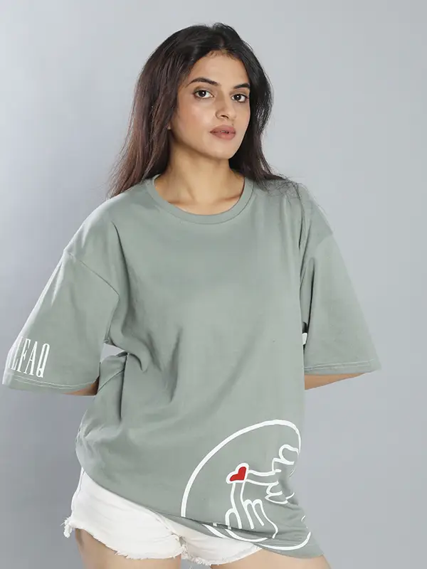 Oversized women's T-shirt