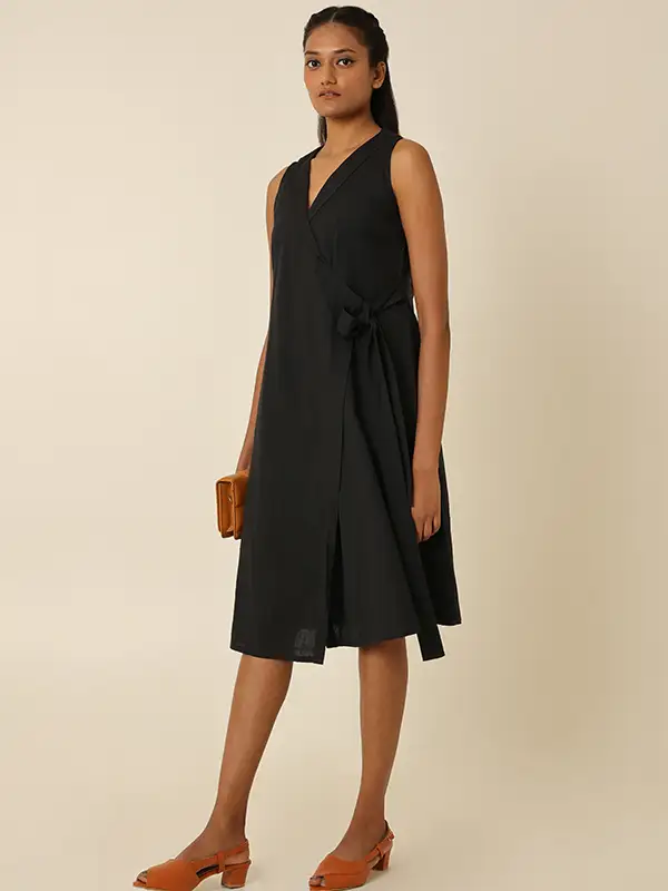 Black color wrap dress for women