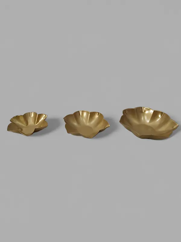 Metal Diya | Golden Cutting Leaves Diya