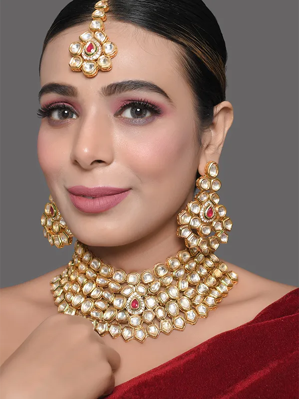 kundan necklace earrings maangtikka